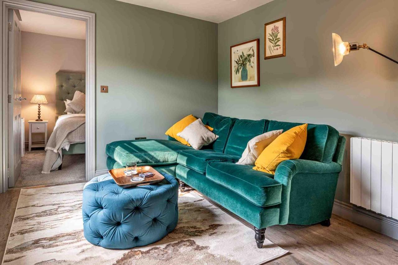 Stylish Modern 1 Bedroom, City Centre Бат Экстерьер фото